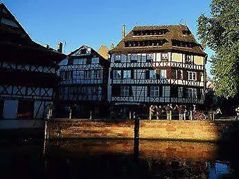 Ibis Centre Les Halles 3*