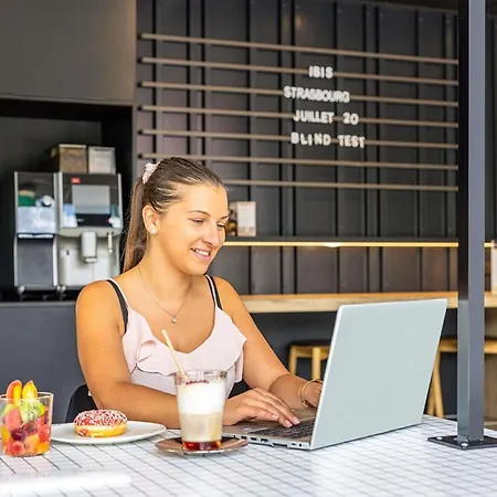 Ibis Centre Les Halles Otel 3*