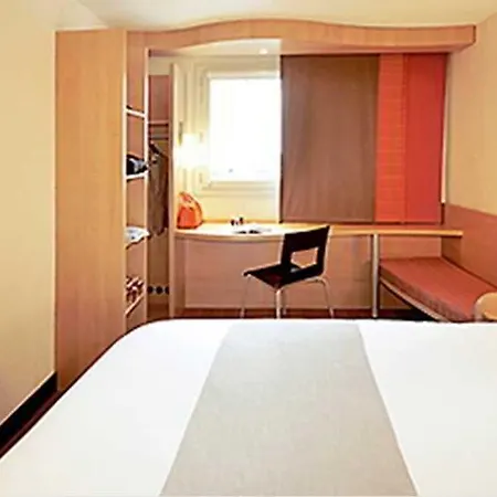 Ibis Centre Les Halles 3*