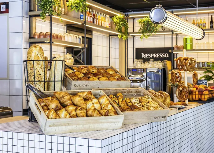 Ibis Centre Les Halles Hotel 3*