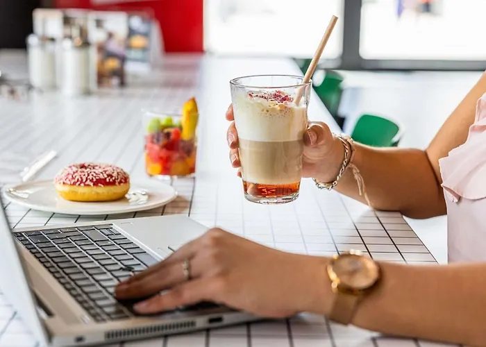 ホテル イビス サントル レ アール