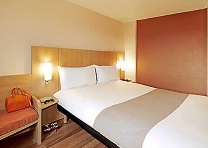 Hotel Ibis Centre Les Halles 3*