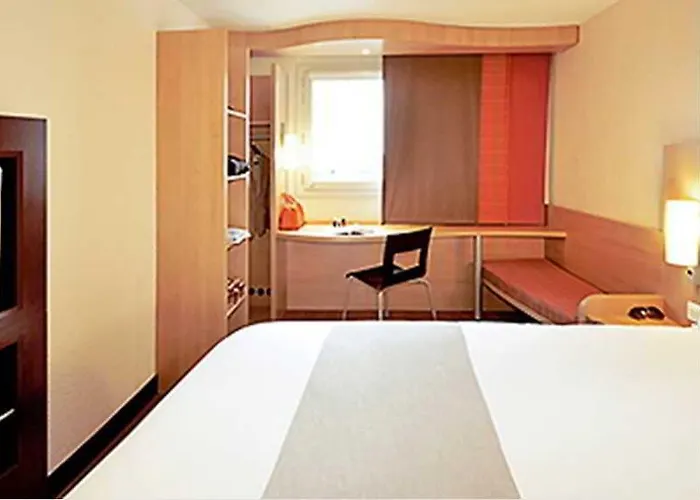 Ibis Centre Les Halles 3*