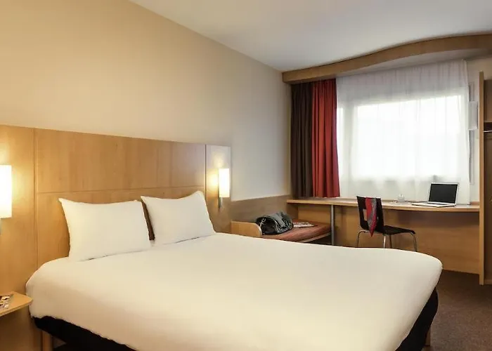Ibis Centre Les Halles 3*