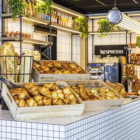 Ibis Centre Les Halles Otel 3*